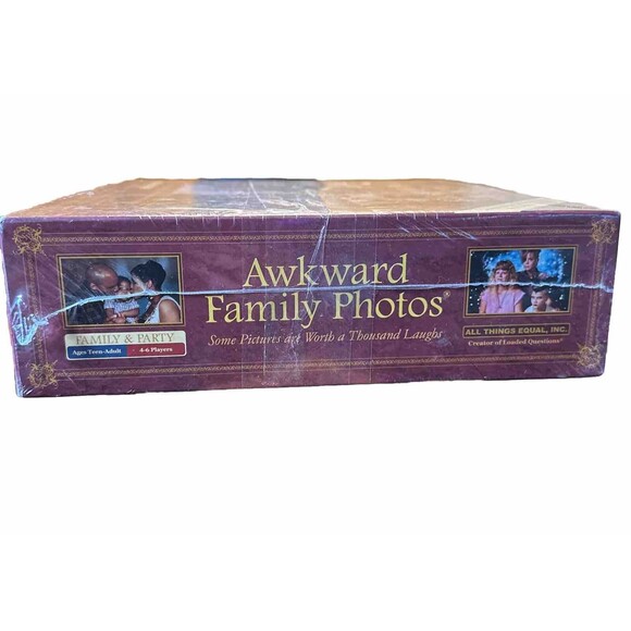 Awkward Family Photos Board Game Some Pictures are Worth 1000 Laughs Sealed! NEW - Picture 4 of 4